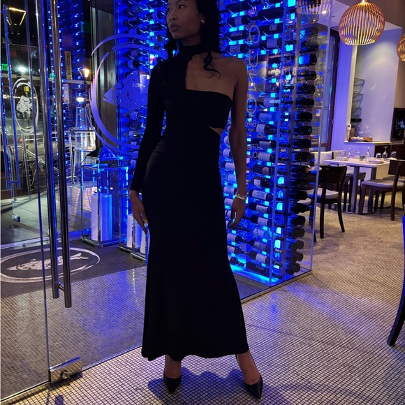 CLUB LONDON | ONE SHOULDER DRESS - Picture 4 of 6